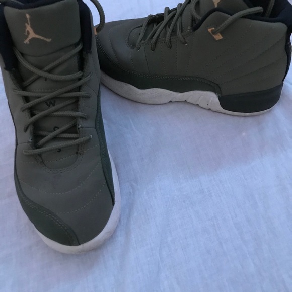 Olive green retro Jordan’s kids - Picture 2 of 3